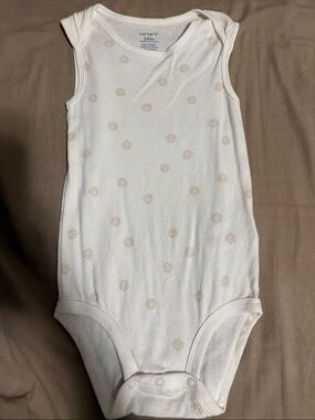 NWOT 24 months Carter's White Sleeveless Baby Bodysuit with Tan smiling Sun Dots